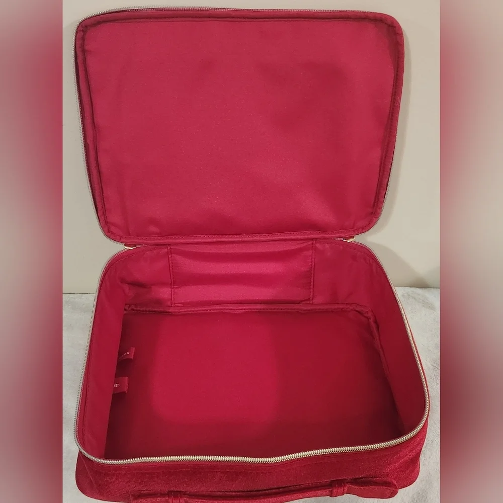 Estee Lauder Large Velour Cosmetic Bag - Picture 3 of 6